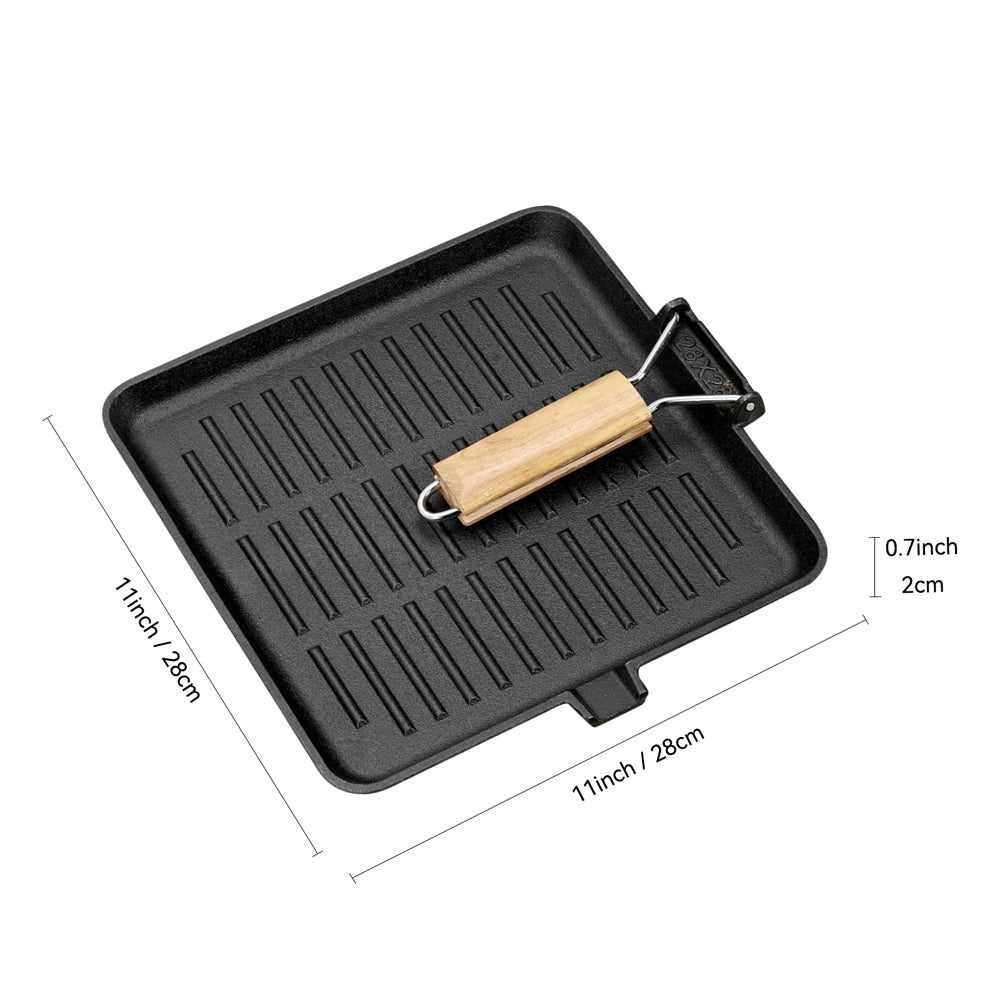 Grill pan on white marked 28 cm by 28 cm and 2 cm high