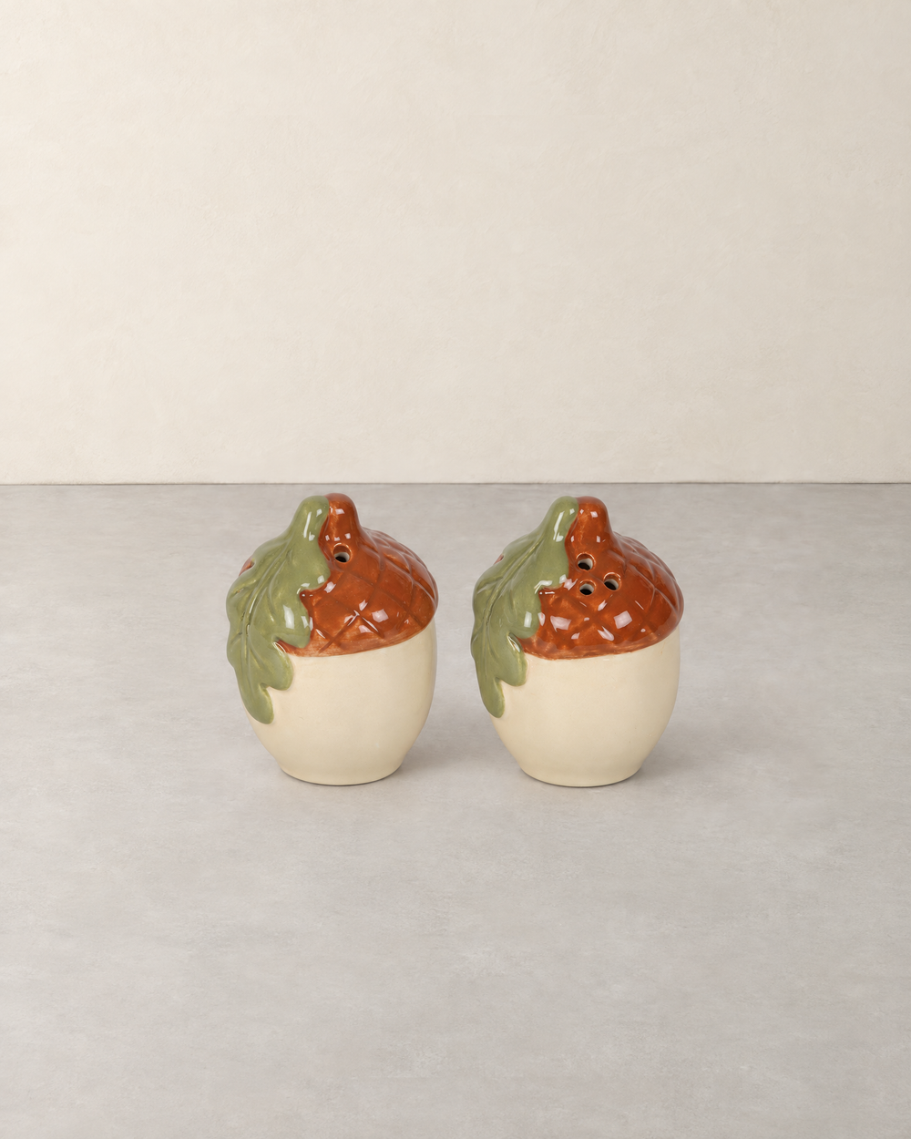 Acorn Salt and Pepper Shaker Set in Glazed Ceramic, 6.5 cm